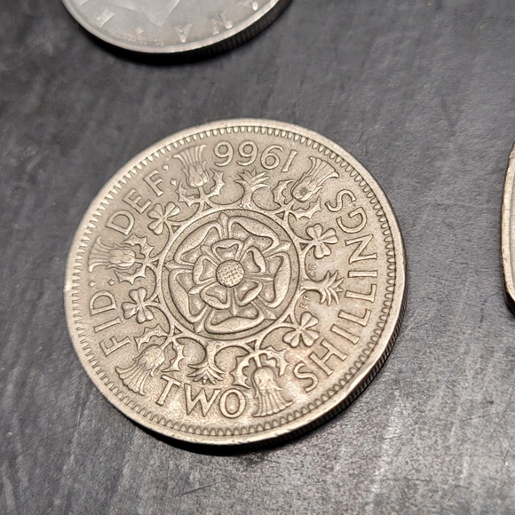 Set of six collectable coins - Picture 5 of 6